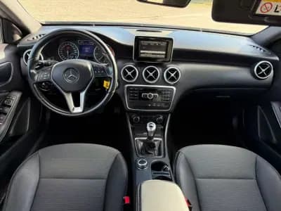 Vendo Mercedes-Benz A 180 2015 - 14250 EUR, 155500 km - AUTO.MOTO.pt