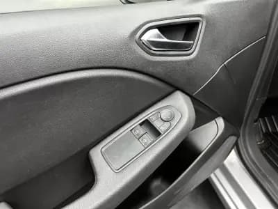 Vendo Renault Clio 2022 - 19800 EUR, 84000 km - AUTO.MOTO.pt