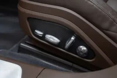 Sell Porsche Panamera Sport Turismo 2018 - 69950 EUR, 133000 km - AUTO.MOTO.pt