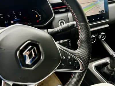 Vendo Renault Clio 2020 - 16950 EUR, 99000 km - AUTO.MOTO.pt