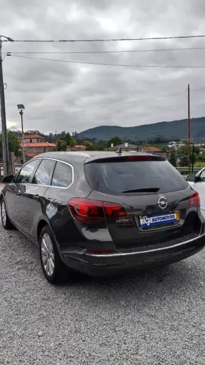 Vendo Opel Astra Sports Tourer 2016 - 9998 EUR, 162378 km - AUTO.MOTO.pt