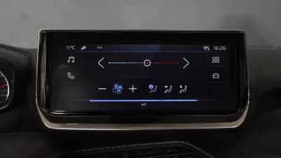 Vendo Peugeot 208 2024 - 16450 EUR, 29000 km - AUTO.MOTO.pt