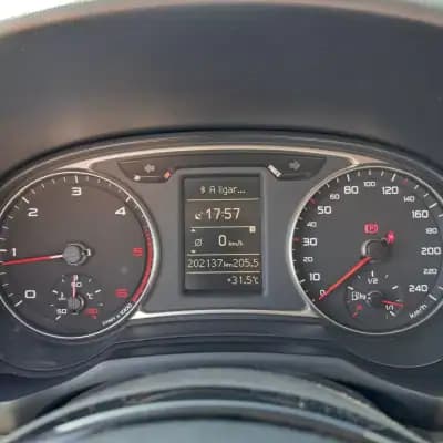 Sell Audi A1 Sportback 2012 - 10450 EUR, 206000 km - AUTO.MOTO.pt