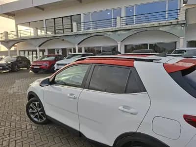 Vendo Kia Stonic 2018 - 12850 EUR, 45000 km - AUTO.MOTO.pt