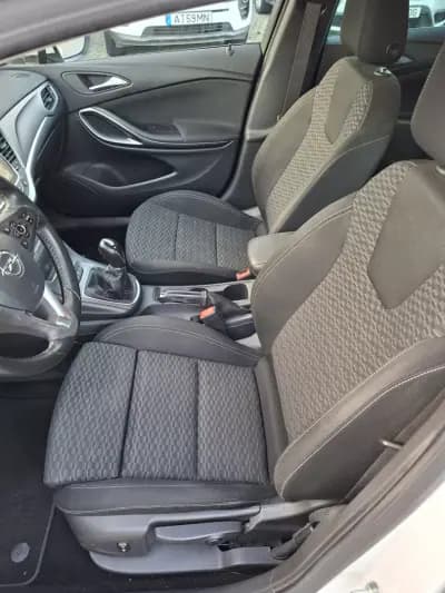 Vendo Opel Astra 2016 - 11000 EUR, 81600 km - AUTO.MOTO.pt