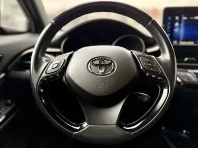 Vendo Toyota C-HR 2019 - 23950 EUR, 84000 km - AUTO.MOTO.pt