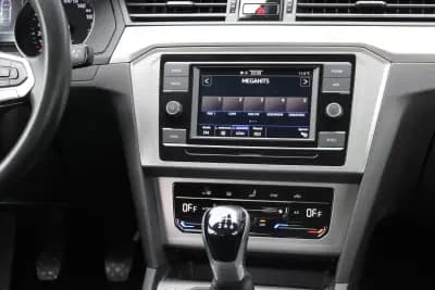 Vendo Volkswagen Passat 2021 - 21900 EUR, 22076 km - AUTO.MOTO.pt