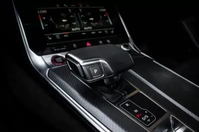 Vendo Audi RS6 Avant 2021 - 114000 EUR, 74634 km - AUTO.MOTO.pt