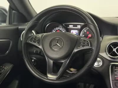 Vendo Mercedes-Benz CLA 180 2018 - 21950 EUR, 77215 km - AUTO.MOTO.pt