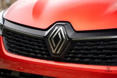 Vendo Renault Clio 2025 - 17900 EUR, 6300 km - AUTO.MOTO.pt