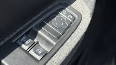 Sell Renault Zoe 2020 - 12900 EUR, 139000 km - AUTO.MOTO.pt