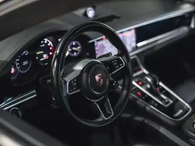 Sell Porsche Panamera Sport Turismo 2019 - 69990 EUR, 80000 km - AUTO.MOTO.pt