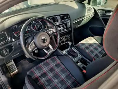 Vendo Volkswagen Golf 2015 - 22490 EUR, 108000 km - AUTO.MOTO.pt