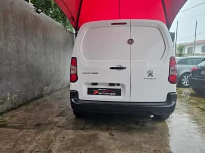 Sell Peugeot Partner 2020 - 9250 EUR, 157000 km - AUTO.MOTO.pt