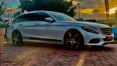 Vendo Mercedes-Benz C 200 2015 - 15490 EUR, 230000 km - AUTO.MOTO.pt