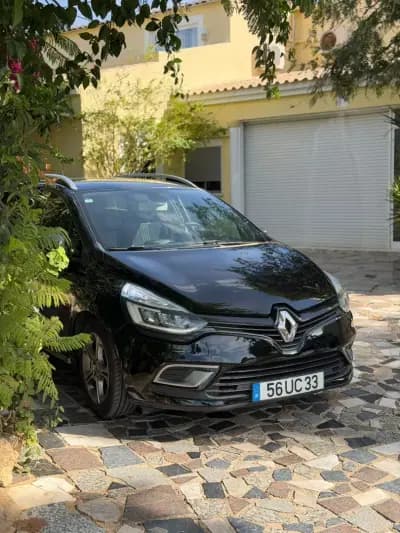 Vendo Renault Clio 2018 - 13900 EUR, 145107 km - AUTO.MOTO.pt