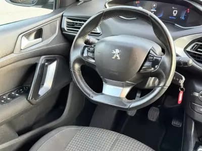 Vendo Peugeot 308 SW 2020 - 12900 EUR, 135154 km - AUTO.MOTO.pt