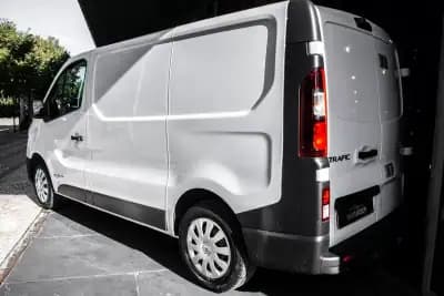 Vendo Renault Trafic 1.6 dCi com IVA Dedutível 2014 - 14990 EUR, 265474 km - AUTO.MOTO.pt