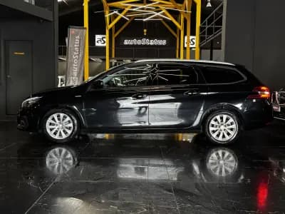 Vendo Peugeot 308 SW 2021 - 13990 EUR, 123500 km - AUTO.MOTO.pt