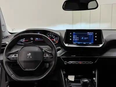 Vendo Peugeot 2008 2021 - 17990 EUR, 99850 km - AUTO.MOTO.pt