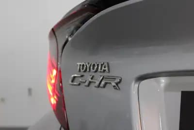 Vendo Toyota C-HR 2023 - 26900 EUR, 50000 km - AUTO.MOTO.pt