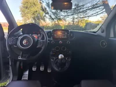 Sell Abarth 695 2023 - 29990 EUR, 6300 km - AUTO.MOTO.pt