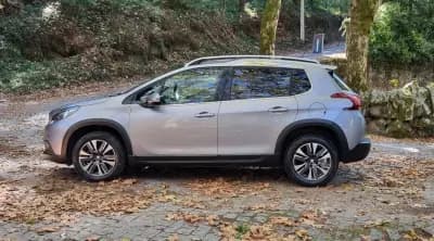 Sell Peugeot 2008 2017 - 12450 EUR, 96000 km - AUTO.MOTO.pt