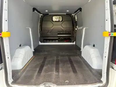 Vendo Ford Transit 2021 - 19965 EUR, 121500 km - AUTO.MOTO.pt