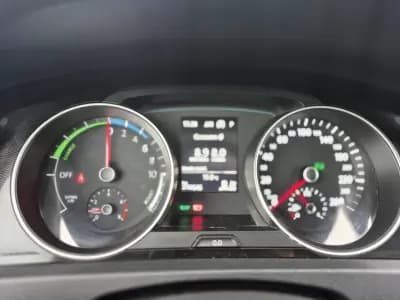 Sell Volkswagen Golf 2016 - 15490 EUR, 211638 km - AUTO.MOTO.pt