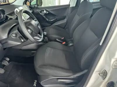 Sell Peugeot 208 2018 - 11990 EUR, 141744 km - AUTO.MOTO.pt