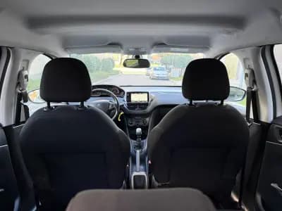 Vendo Peugeot 208 2018 - 9450 EUR, 128000 km - AUTO.MOTO.pt