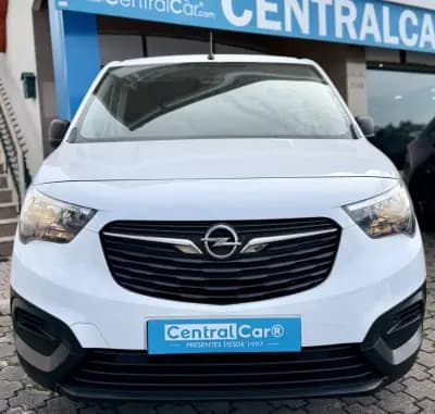 Vendo Opel Combo 2023 - 17950 EUR, 66000 km - AUTO.MOTO.pt