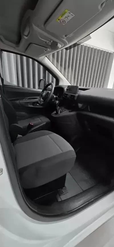 Vendo Citroën Berlingo 2021 - 17500 EUR, 49659 km - AUTO.MOTO.pt