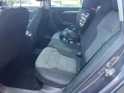 Vendo Volkswagen Passat 2009 - 8900 EUR, 300000 km - AUTO.MOTO.pt