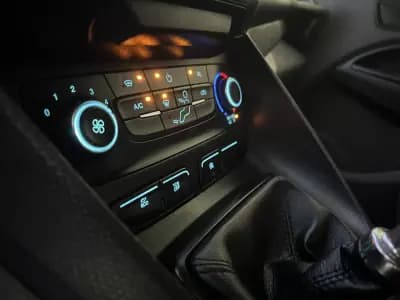 Sell Ford Transit Connect 2021 - 12499 EUR, 104000 km - AUTO.MOTO.pt