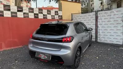 Vendo Peugeot 208 2023 - 14900 EUR, 13500 km - AUTO.MOTO.pt