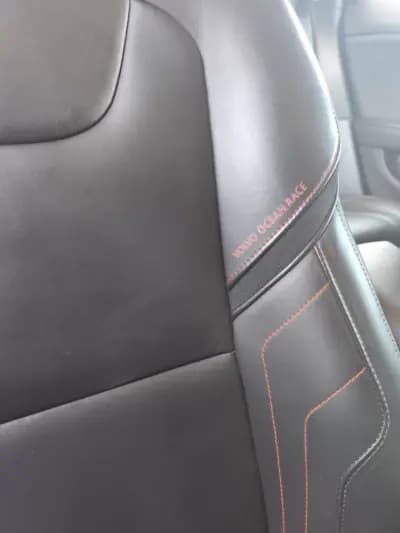 Vendo Volvo V40 2015 - 13999 EUR, 116000 km - AUTO.MOTO.pt