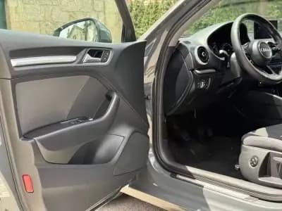 Sell Audi A3 Limousine 2017 - 16990 EUR, 203000 km - AUTO.MOTO.pt