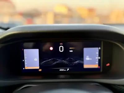 Sell Jeep Avenger 2025 - 21950 EUR, 4000 km - AUTO.MOTO.pt