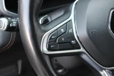 Vendo Renault Captur 2020 - 17900 EUR, 131971 km - AUTO.MOTO.pt