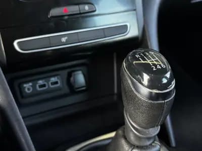 Vendo Renault Mégane Sport Tourer 2022 - 16990 EUR, 132900 km - AUTO.MOTO.pt