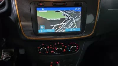 Vendo Dacia Sandero 2018 - 10990 EUR, 129000 km - AUTO.MOTO.pt