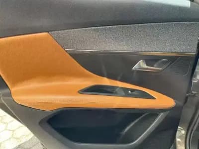 Vendo Peugeot 3008 2018 - 19900 EUR, 138000 km - AUTO.MOTO.pt