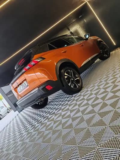 Vendo Peugeot 2008 2021 - 19750 EUR, 134592 km - AUTO.MOTO.pt