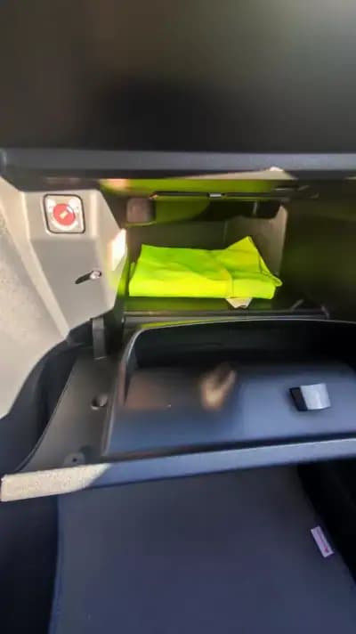 Vendo Citroën C3 2013 - 6897 EUR, 127989 km - AUTO.MOTO.pt