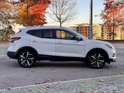 Vendo Nissan Qashqai 2018 - 17990 EUR, 97000 km - AUTO.MOTO.pt