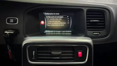 Vendo Volvo V60 Cross Country 2016 - 18180 EUR, 138731 km - AUTO.MOTO.pt