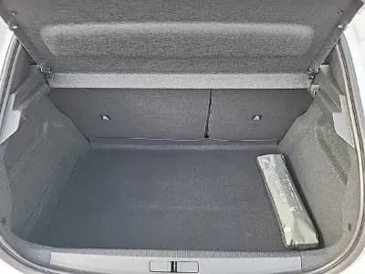 Sell Peugeot e-208 2021 - 17700 EUR, 22007 km - AUTO.MOTO.pt