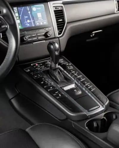 Vendo Porsche Macan 2017 - 47950 EUR, 116000 km - AUTO.MOTO.pt