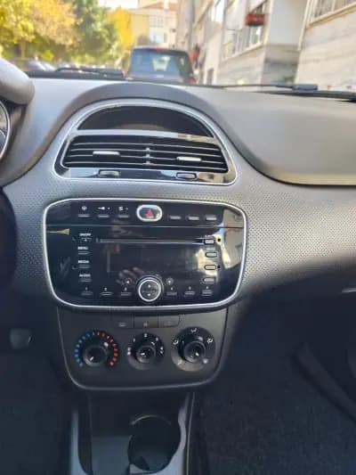 Vendo Fiat Punto Evo 2011 - 6480 EUR, 148000 km - AUTO.MOTO.pt